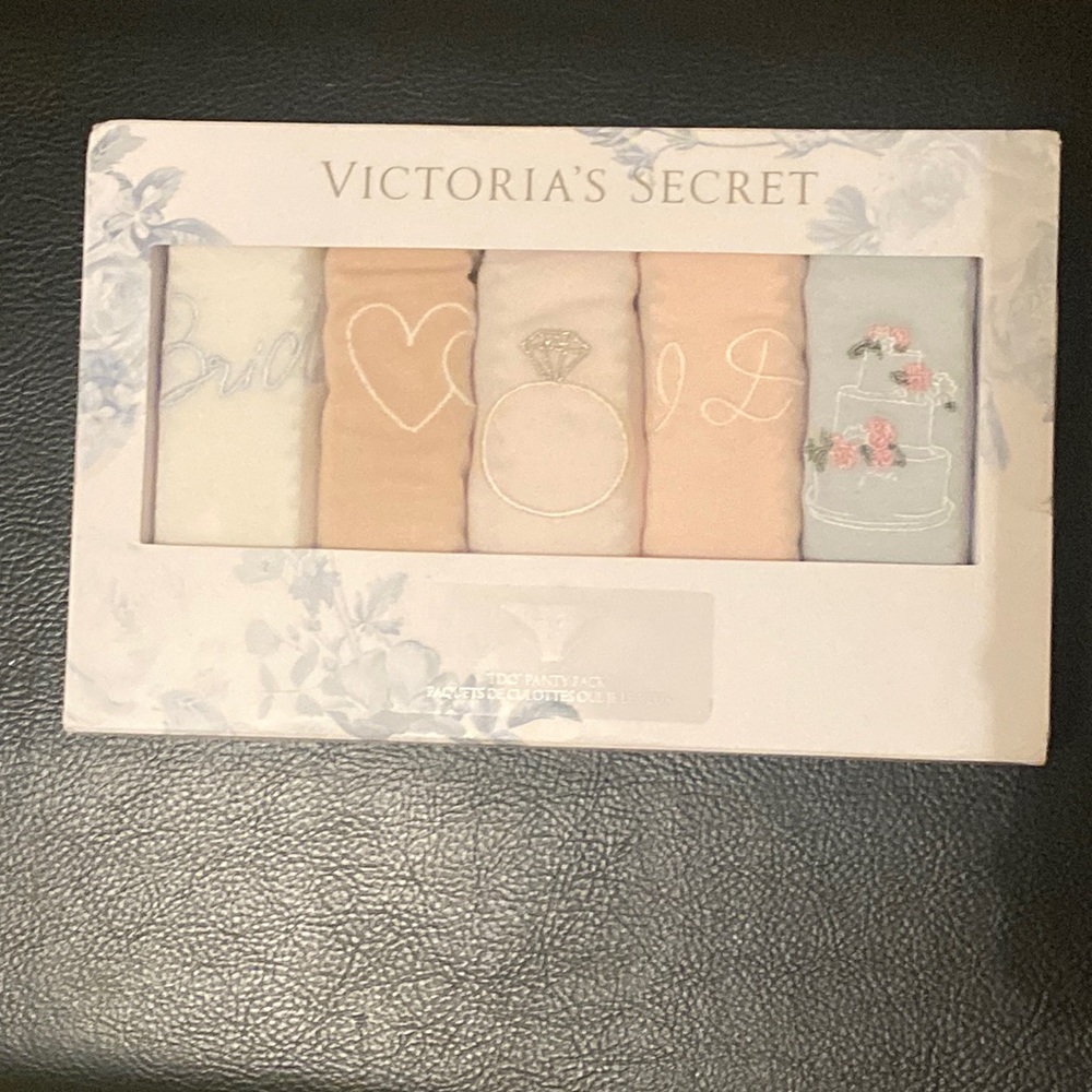 NWT VICTORIAS SECRET “I DO” PANTY PACK [MEDIUM M]